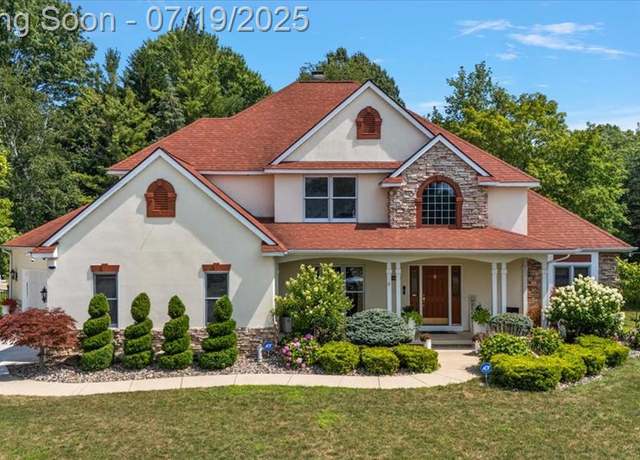 Property at 3460 Forest Meadow Ct, Saginaw, MI 48603 1664, 6 beds, 3.5 baths