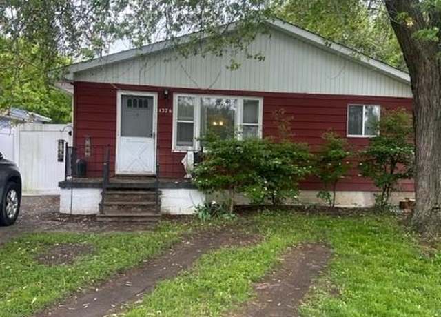 Property at 1376 Ready Ave, Burton, MI 48529 2052, 3 beds, 1 bath