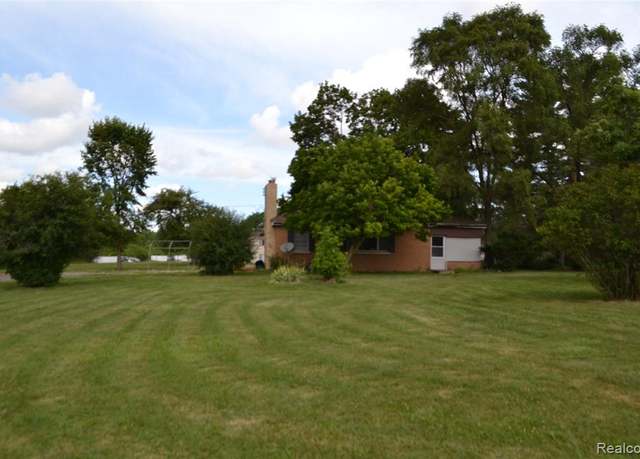 Property at 5084 Lennon Rd, Flint, MI 48507 1048, 2 beds, 1.5 baths