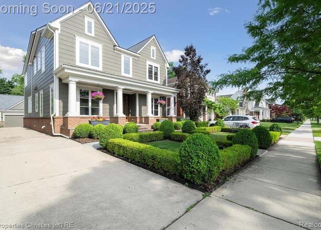 Property at 1387 Pierce St, Birmingham, MI 48009 3648, 4 beds, 4.5 baths