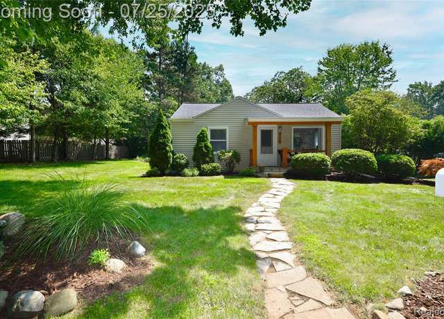 Property at 4379 Cedar Ave, West Bloomfield, MI 48323 1107, 2 beds, 1 bath