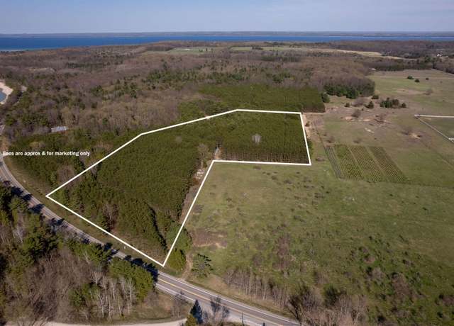 Property at 19801 Eagle Rise Rd, Traverse City, MI 49686