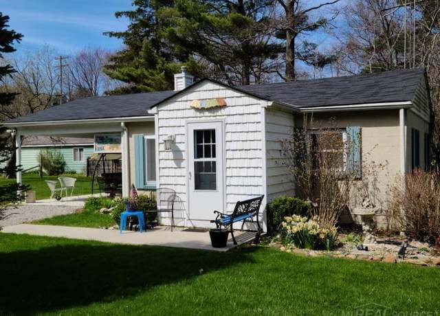Property at 7255 Cottage Ln, Lexington, MI 48450, 2 beds, 1 bath