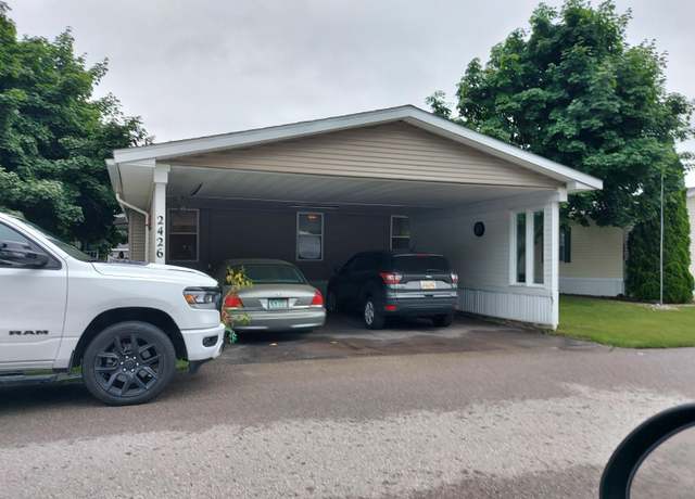 Property at 2426 Treelane Dr, Traverse City, MI 49686, 3 beds, 2 baths