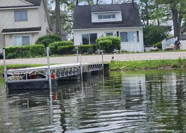 Property at 8665 Cooley Lake Rd, White Lake, MI 48382 4725, 3 beds, 2.5 baths
