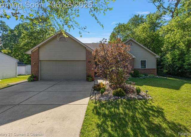 Property at 20929 Sunnydale St, Farmington, MI 48336 5256, 3 beds, 3 baths