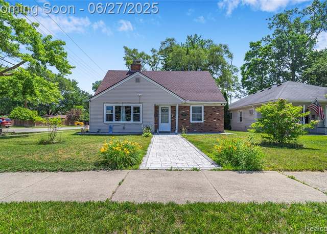 Property at 3901 Westpoint St, Dearborn Heights, MI 48125 2124, 3 beds, 2 baths