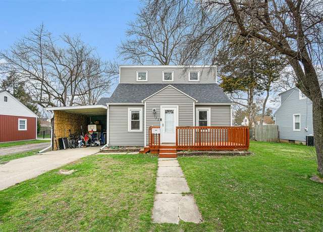 Property at 135 N 28th St, Battle Creek, MI 49015, 3 beds, 2 baths