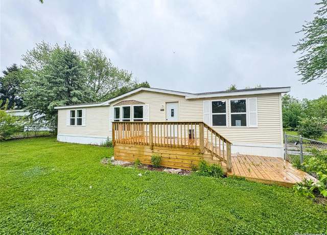 Property at 8909 E Country Ln, Lennon, MI 48449 9628, 3 beds, 2 baths