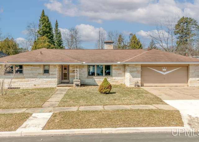 Property at 125 Harrison St, Kingsford, MI 49802, 3 beds, 1.5 baths