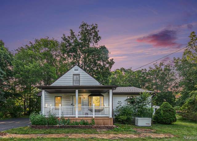 Property at 3014 N Center Rd, Flint, MI 48506, 3 beds, 1 bath