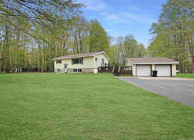 Property at 8672 M.5 Rd, Gladstone, MI 49837-0000, 4 beds, 1.5 baths