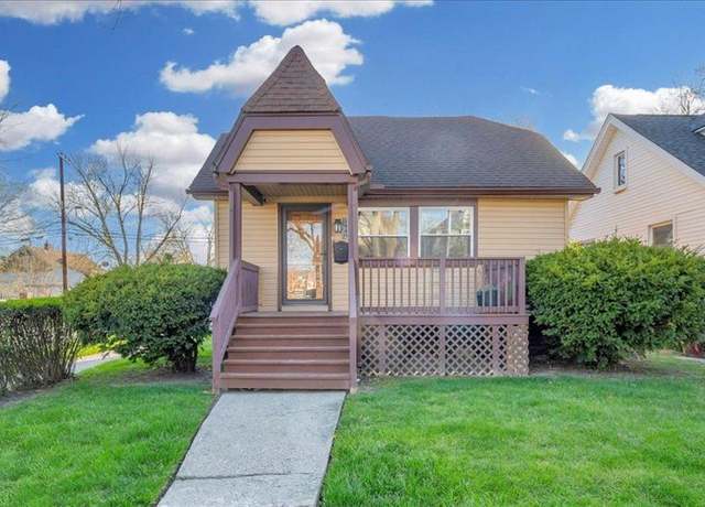Property at 1449 WAYBURN St, Grosse Pointe, MI 48230 1066, 3 beds, 1 bath