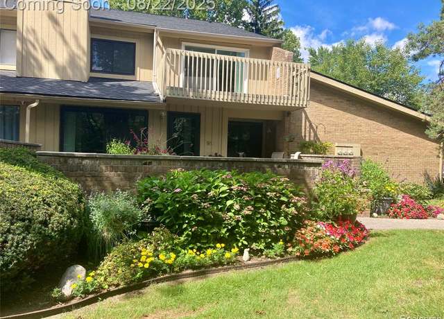 Property at 1545 S Hill Blvd, Bloomfield Hills, MI 48304 1125, 2 beds, 1.5 baths