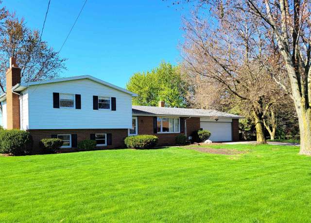 Property at 2176 E Wheeler Rd, Bay City, MI 48706, 3 beds, 2.5 baths