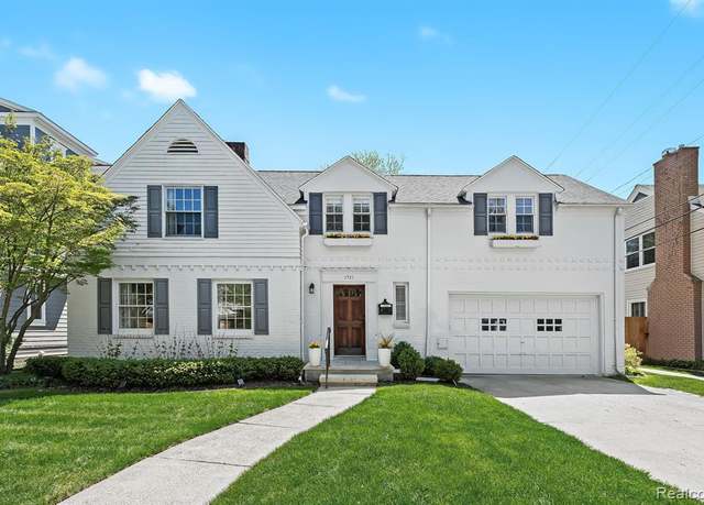 Property at 1721 Winthrop Ln, Birmingham, MI 48009 1125, 4 beds, 2.5 baths