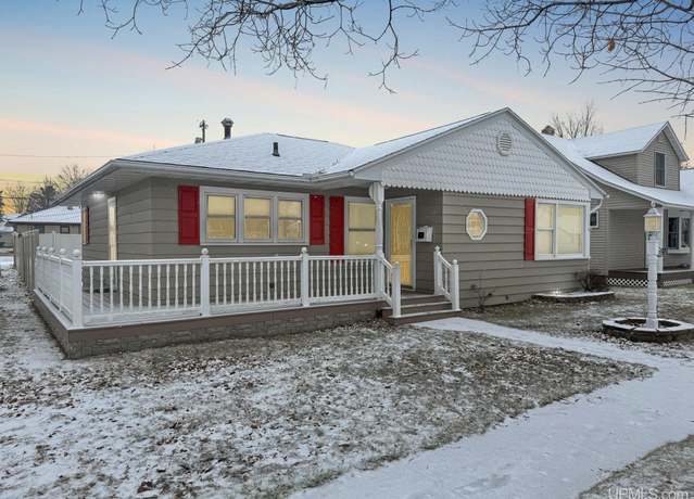 Property at 324 Iron St, Norway, MI 49870, 2 beds, 1 bath