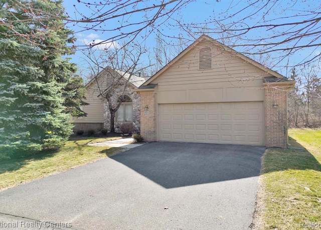 Property at 5059 PHEASANT Cv, West Bloomfield, MI 48323 2082, 2 beds, 2.5 baths