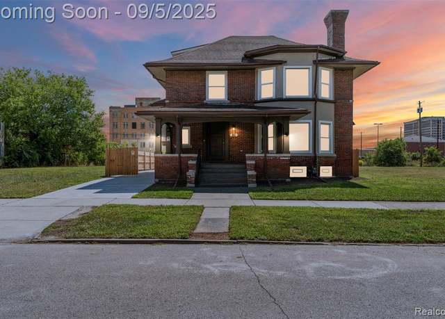 Property at 80 Chandler St, Detroit, MI 48202 2825, 4 beds, 4.5 baths