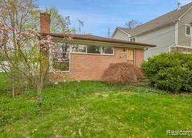 Property at 2051 AVONDALE St, Sylvan Lake, MI 48320 1707, 3 beds, 1.5 baths