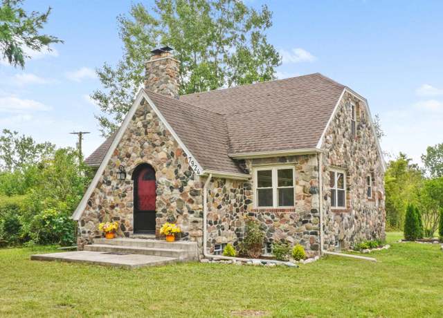 Property at 7924 Gratiot Ave, Columbus, MI 48063, 3 beds, 1.5 baths