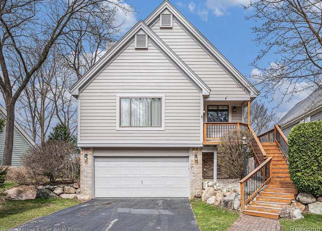 Property at 5589 Northcrest Village Dr, Clarkston, MI 48346 2796, 2 beds, 3 baths