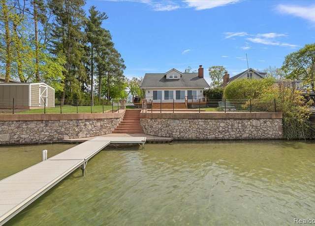 Property at 6684 HATCHERY Rd, Waterford, MI 48327 1119, 3 beds, 2 baths