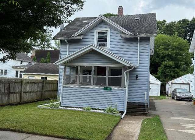Property at 1323 Rhodes St, Jackson, MI 49202 3555, 3 beds, 1.5 baths