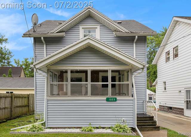 Property at 1323 Rhodes St, Jackson, MI 49202 3555, 3 beds, 1.5 baths