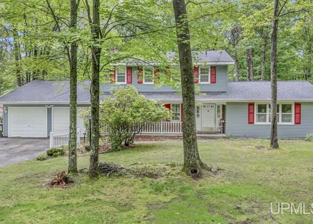 Property at 7224 Lake Bluff 19.4 Rd, Gladstone, MI 49837, 5 beds, 2.5 baths