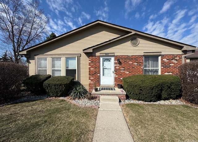 Property at 2774 Roundtree Dr, Troy, MI 48083 2328, 2 beds, 1.5 baths