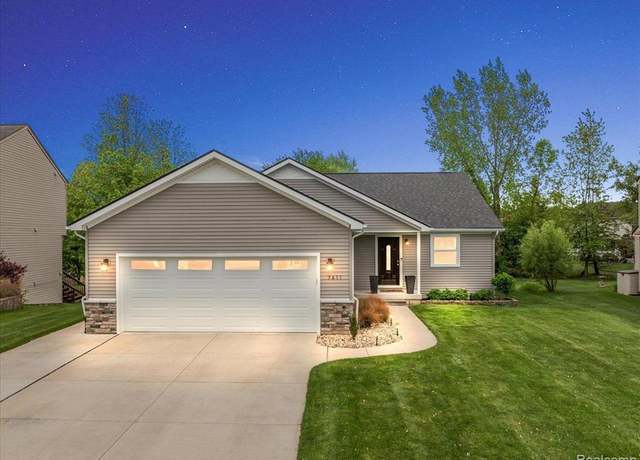 Property at 7611 Peninsula, Waterford, MI 48327 4334, 3 beds, 2 baths