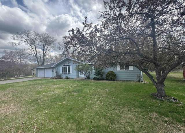 Property at 1045 Superior Ave, Kingsford, MI 49802, 3 beds, 2 baths