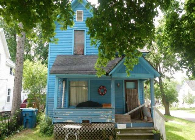Property at 128 Reed Ave, Kalamazoo, MI 49001, 3 beds, 2 baths