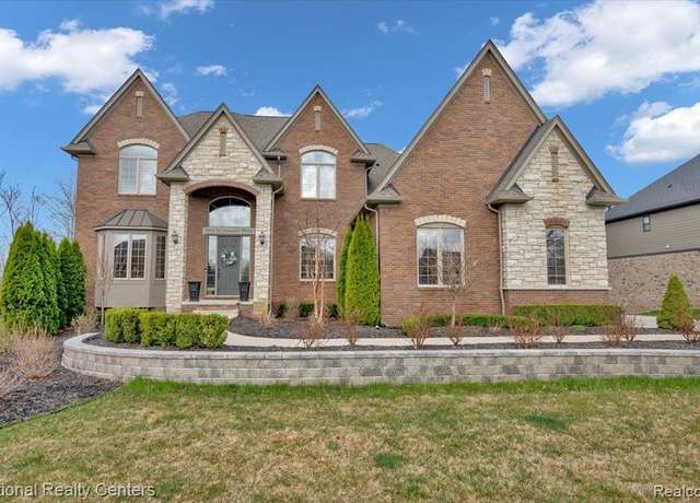 Property at 2804 Invitational Dr, Oakland, MI 48363 2457, 4 beds, 4.5 baths