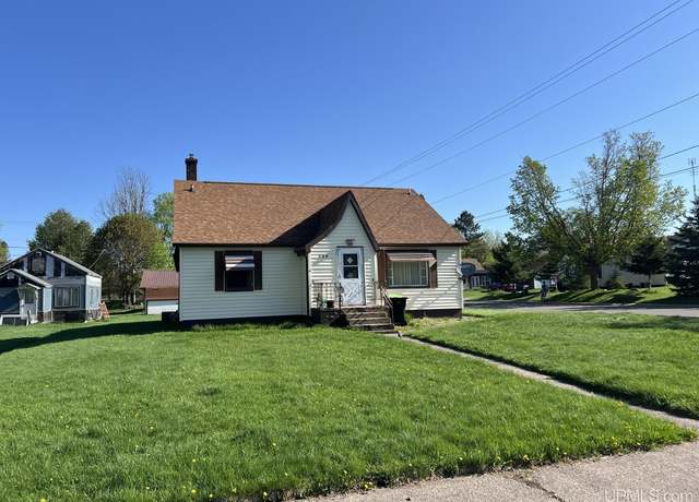 Property at 329 Evergreen St, Iron River, MI 49935, 2 beds, 1.5 baths