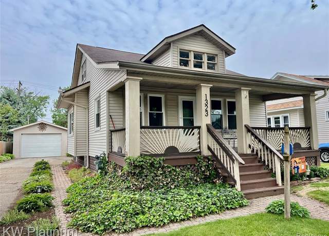 Property at 1323 16th St, Port Huron, MI 48060, 3 beds, 1 bath