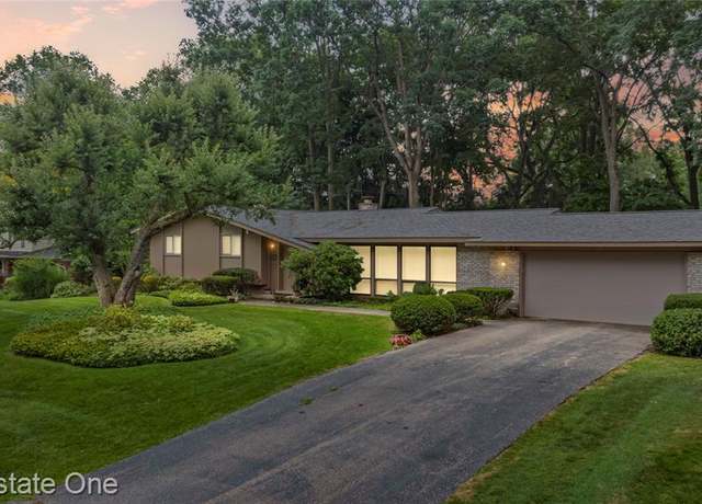 Property at 6974 Woodside Trl, West Bloomfield, MI 48322 3917, 3 beds, 2 baths