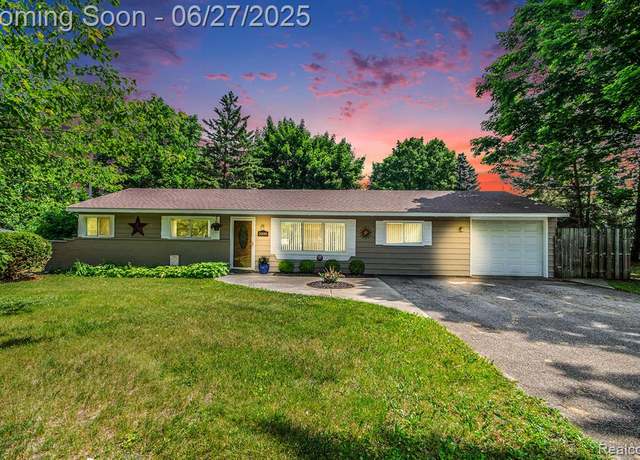 Property at 3200 Homestead Dr, Waterford, MI 48329 2704, 3 beds, 1 bath
