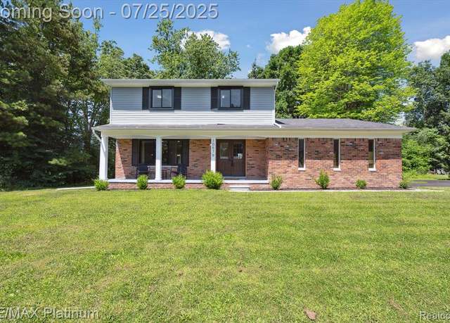 Property at 10579 Lee Ann Dr, Brighton, MI 48114 9619, 4 beds, 2.5 baths