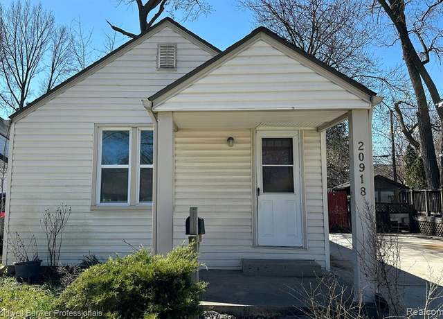 Property at 20918 Hollywood St, Harper Woods, MI 48225 1136, 1 bed, 1 bath