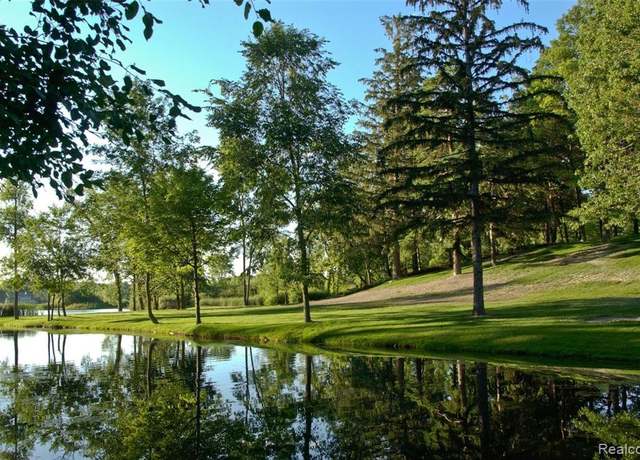 Property at 2670 Turtle Lake Dr, Bloomfield Hills, MI 48302