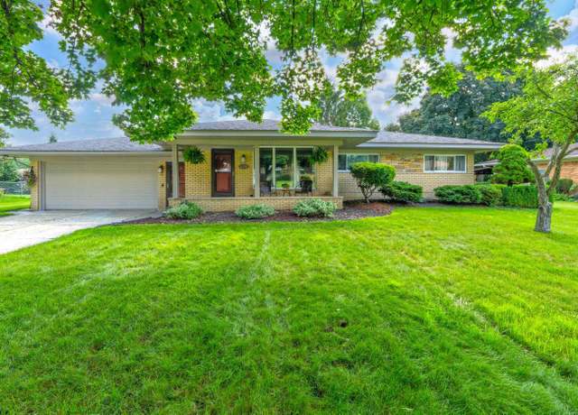 Property at 53246 Sophia St, Shelby Twp, MI 48316, 3 beds, 1.5 baths