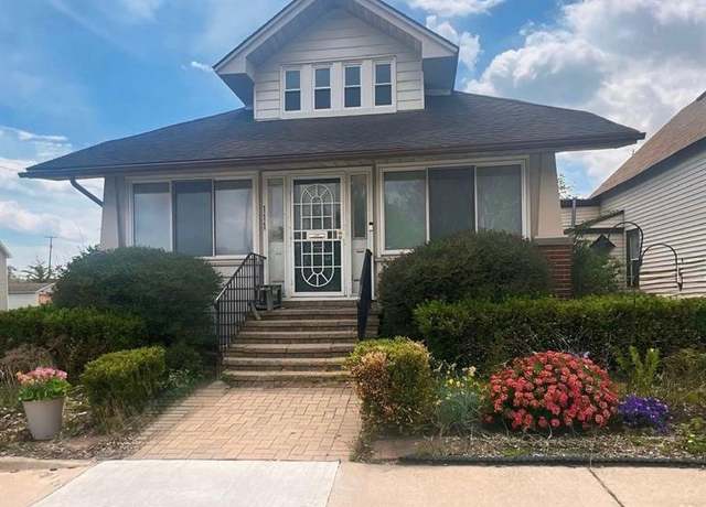Property at 111 ROBERTSON St, Mount Clemens, MI 48043 2358, 3 beds, 1 bath