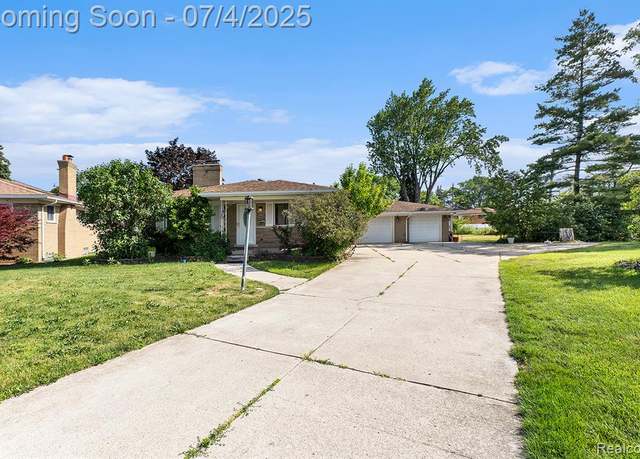Property at 29242 Lorraine Ave, Warren, MI 48093 5249, 3 beds, 2 baths