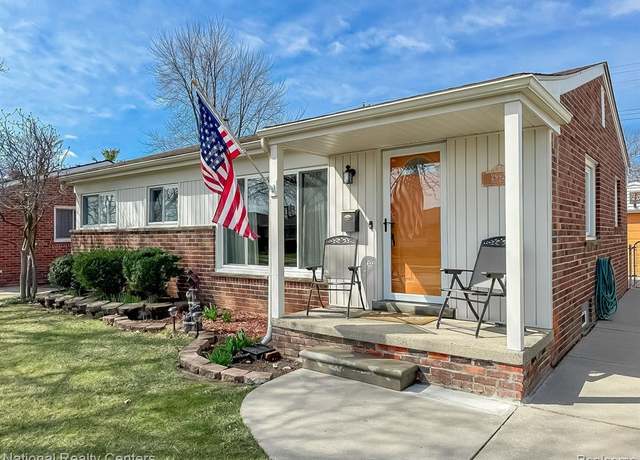 Property at 29927 ROSEBRIAR St, Saint Clair Shores, MI 48082 2639, 3 beds, 2 baths