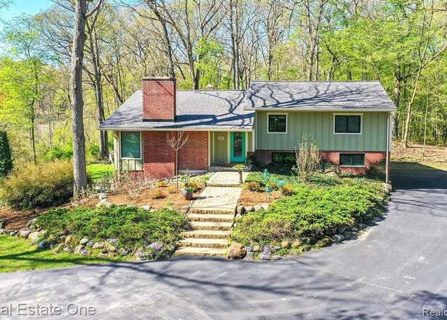 Property at 1401 W PREDMORE Rd, Oakland, MI 48363 1346, 5 beds, 3 baths