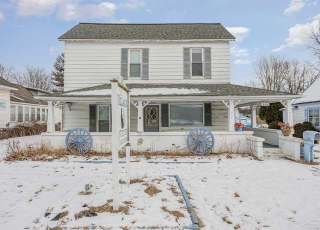 Property at 231 Goodrich St, Vassar, MI 48768, 3 beds, 1.5 baths