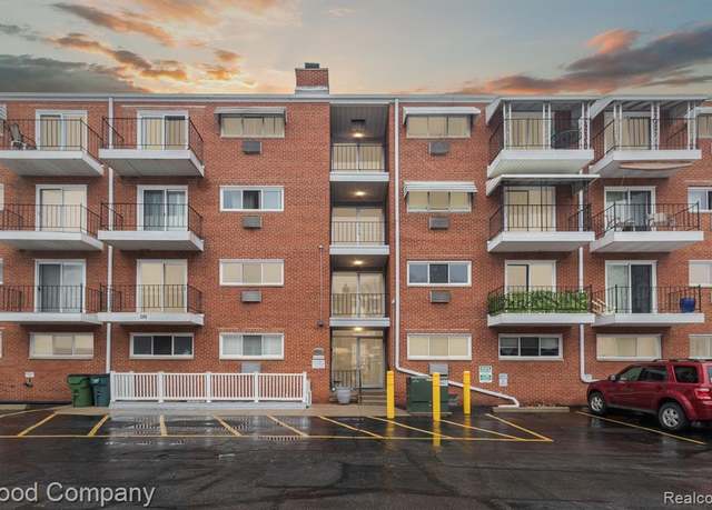 Property at 2820 WOODSLEE Dr #404, Royal Oak, MI 48073 4401, 2 beds, 1 bath