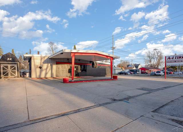 Property at 1021 Broadway St, Bay City, MI 48708